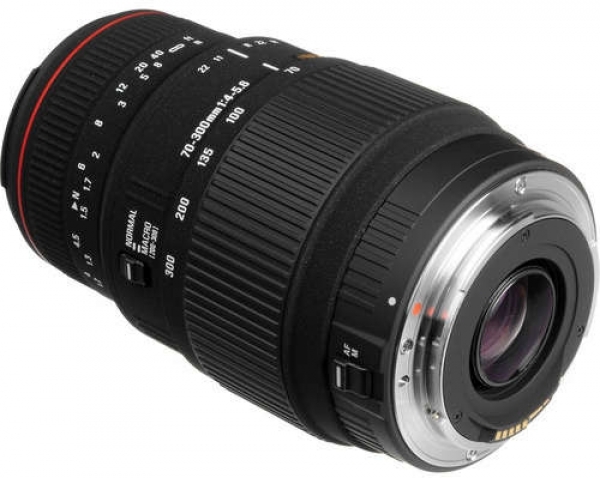 Sigma 70-300mm F4-5.6 APO DG Macro EF