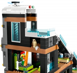 LEGO City 60366 Ski and Climbing Center