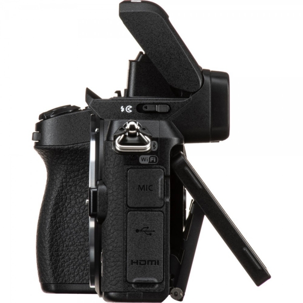 Nikon Z50 18-140mm Aynasız Fotoğraf Makinesi (18-140 mm)