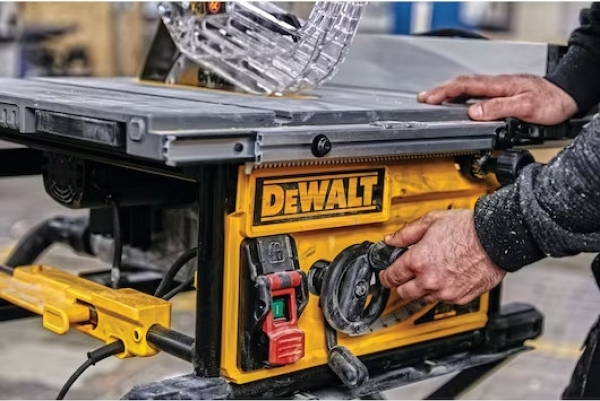 Dewalt DWE7492-QS Tezgah Testere