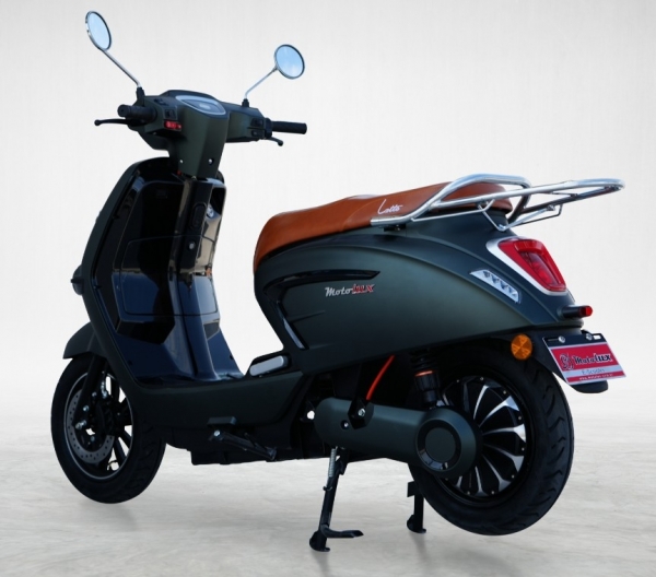 MotoLux Latte Scooter