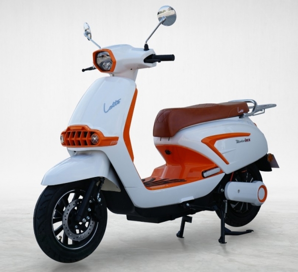 MotoLux Latte Scooter