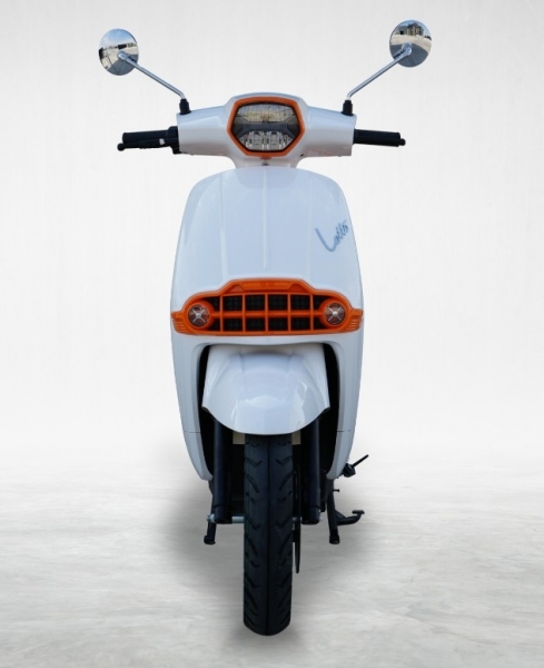 MotoLux Latte Scooter