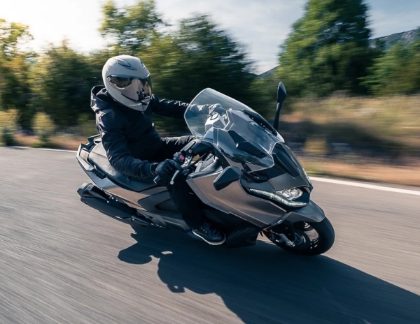 Kymco AK 550 Premium Scooter