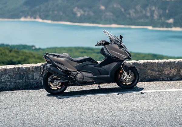 Kymco AK 550 Premium Scooter