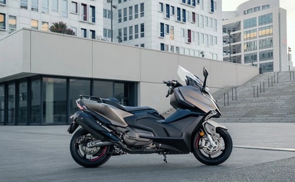 Kymco AK 550 Premium Scooter