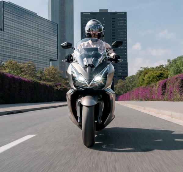 Kymco Downtown GT 350 Scooter