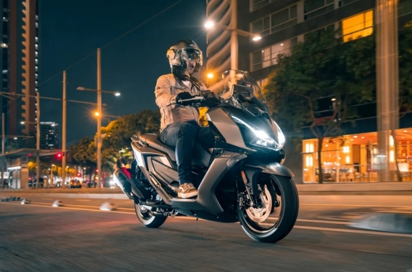 Kymco Downtown GT 350 Scooter