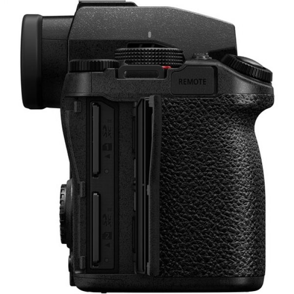 Panasonic Lumix S5 IIX 20-60mm + 50mm Aynasız Fotoğraf Makinesi