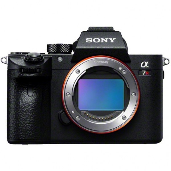 Sony A7R III Aynasız Fotoğraf Makinesi