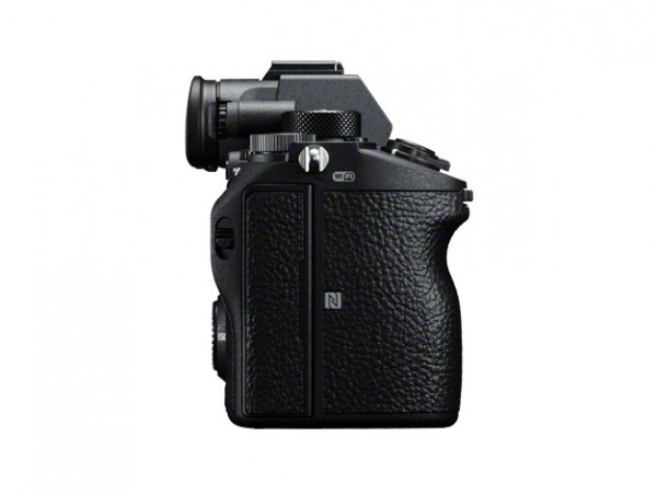Sony A7R III Aynasız Fotoğraf Makinesi