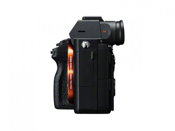 Sony A7R III Aynasız Fotoğraf Makinesi