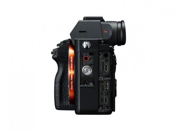Sony A7R III Aynasız Fotoğraf Makinesi