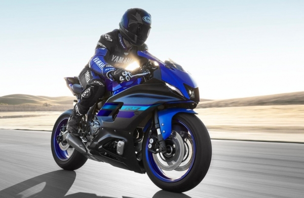 Yamaha R7 Sport