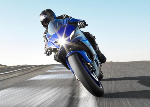 Yamaha R7 Sport