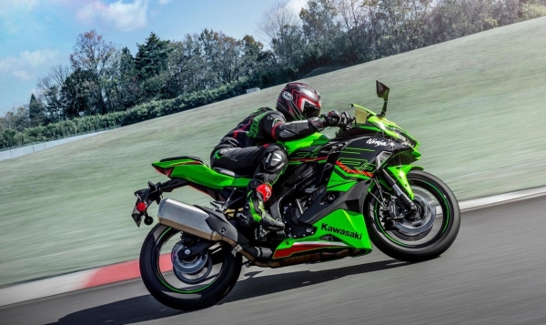 Kawasaki Ninja ZX-4RR Racing