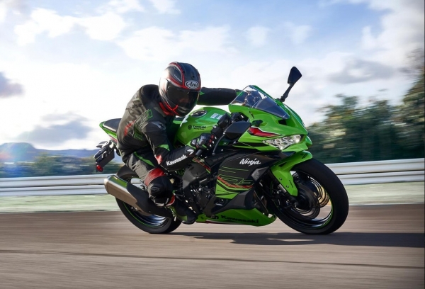 Kawasaki Ninja ZX-4RR Racing