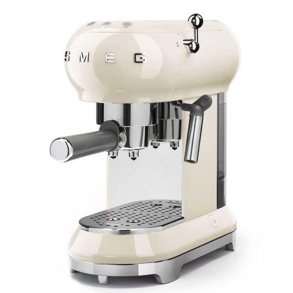 Smeg ECF02 Kahve Makinesi