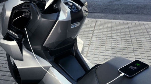Honda ADV 350 Scooter