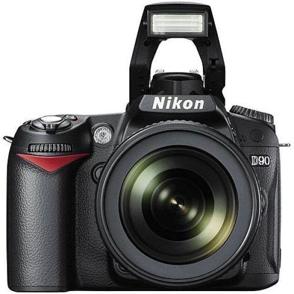 Nikon D90 18-55mm DSLR Fotoğraf Makinesi