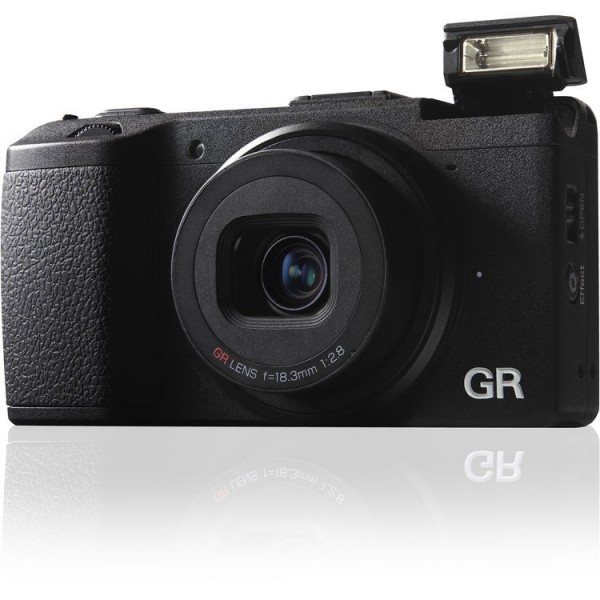 Ricoh GR II Kompakt Fotoğraf Makinesi