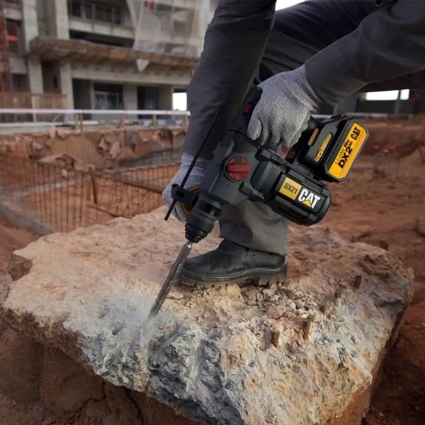 CAT DX21BC Akülü Kırıcı