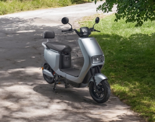 Apec APS2 Scooter