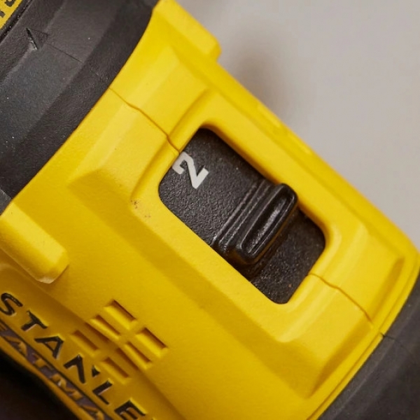 Stanley SBD710C2K Akülü Matkap