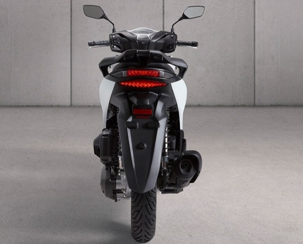 Honda SH125i Scooter