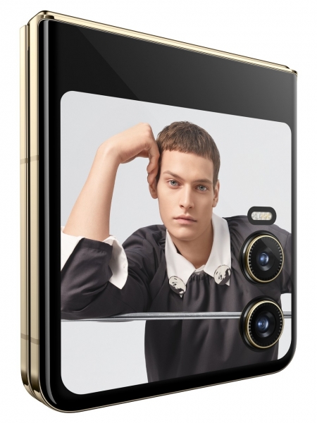 Tecno Phantom V Flip2
