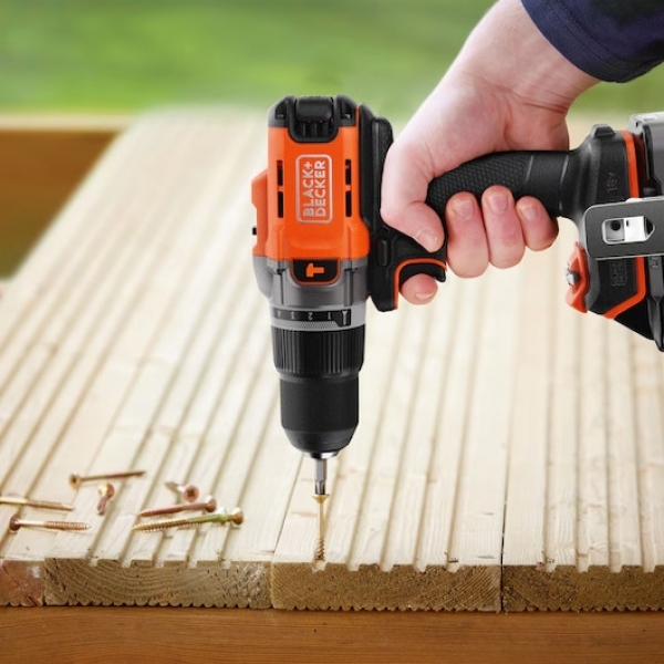 Black+Decker BCD383D2XK-QW Akülü Matkap