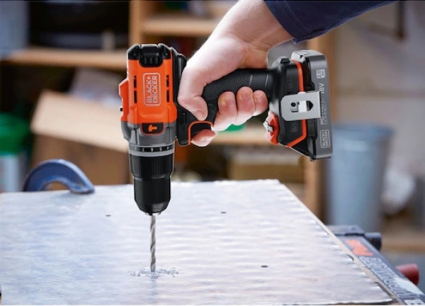 Black+Decker BCD383D2XK-QW Akülü Matkap