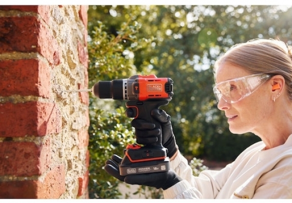 Black+Decker BCD383D2XK-QW Akülü Matkap