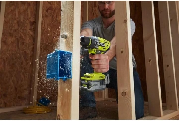 Ryobi R18PD7-252S Akülü Matkap (2 Akülü)