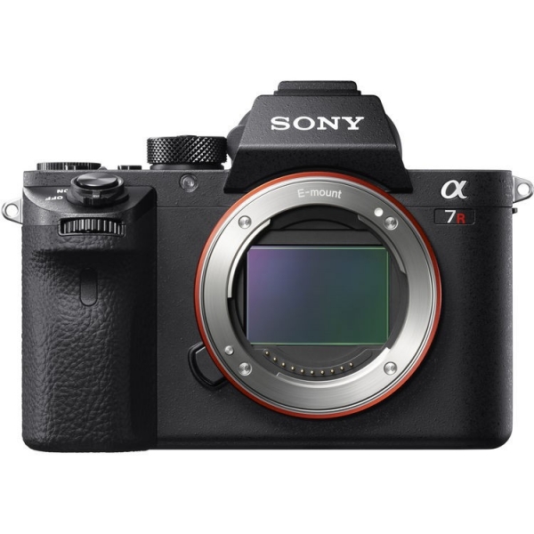 Sony A7R II 24-70mm Aynasız Fotoğraf Makinesi