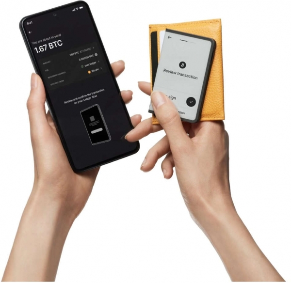 Ledger Stax Soğuk Cüzdan