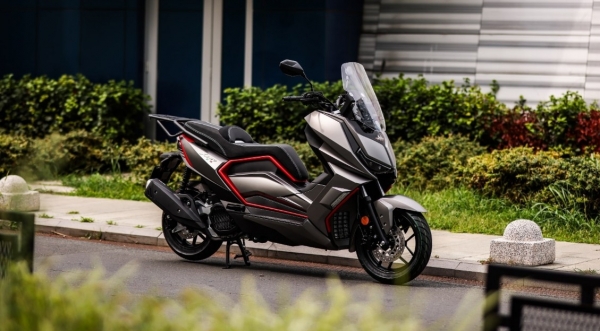 Regal Raptor XSUV 125 Scooter