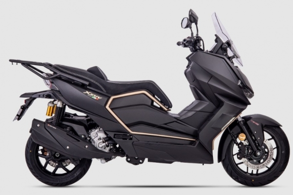 Regal Raptor XSUV 250 Scooter