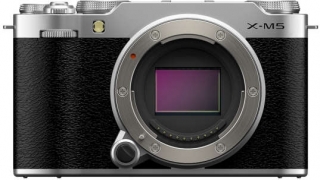 Fujifilm X-M5 15-45mm Aynasız Fotoğraf Makinesi