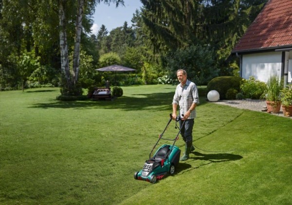 Bosch Rotak 43 GEN4 Çim Biçme Makinesi