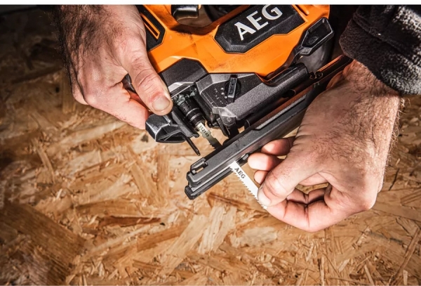 AEG BST 18BLX2-0 Solo Dekupaj Testere