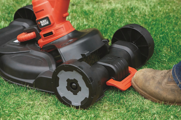 Black+Decker ST5530CM Çim Biçme Makinesi