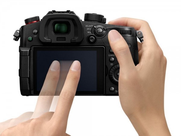 Panasonic Lumix GH5s Aynasız Fotoğraf Makinesi