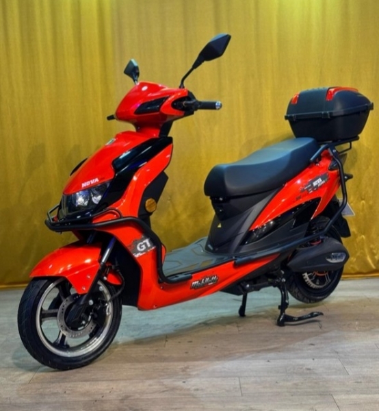 Scooter Mobilette Nova GT 10000 Scooter