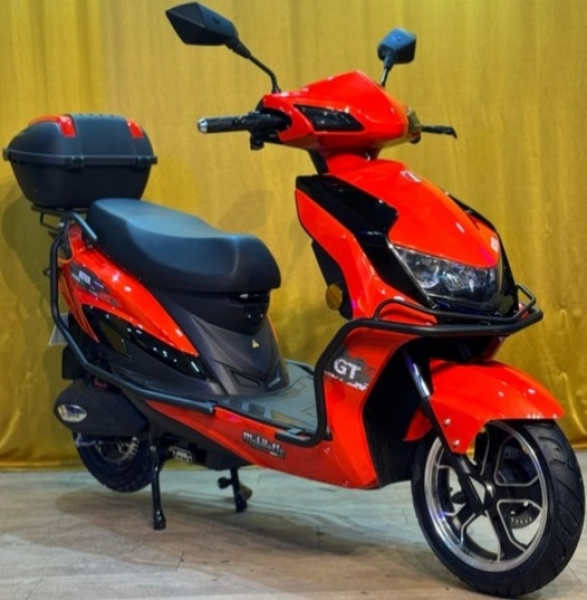 Scooter Mobilette Nova GT 10000 Scooter