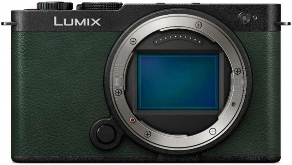 Panasonic Lumix DC-S9 Aynasız Fotoğraf Makinesi